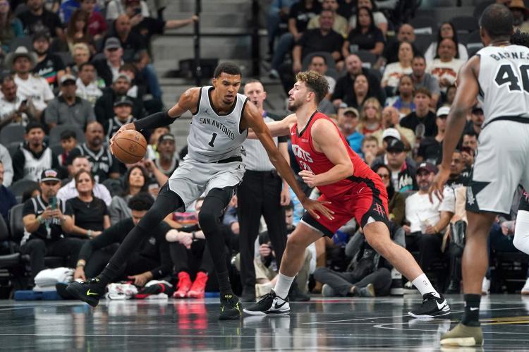 云开体育-火箭战胜马刺 乌度卡认死理是赢球的关键 谢泼德或改变建队策略